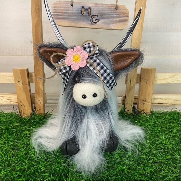 Hand Crafted Other - Highland Cow Gnome Faux Fur Pink Daisy Handmade Coo Tiered Tray Decor Farmhouse